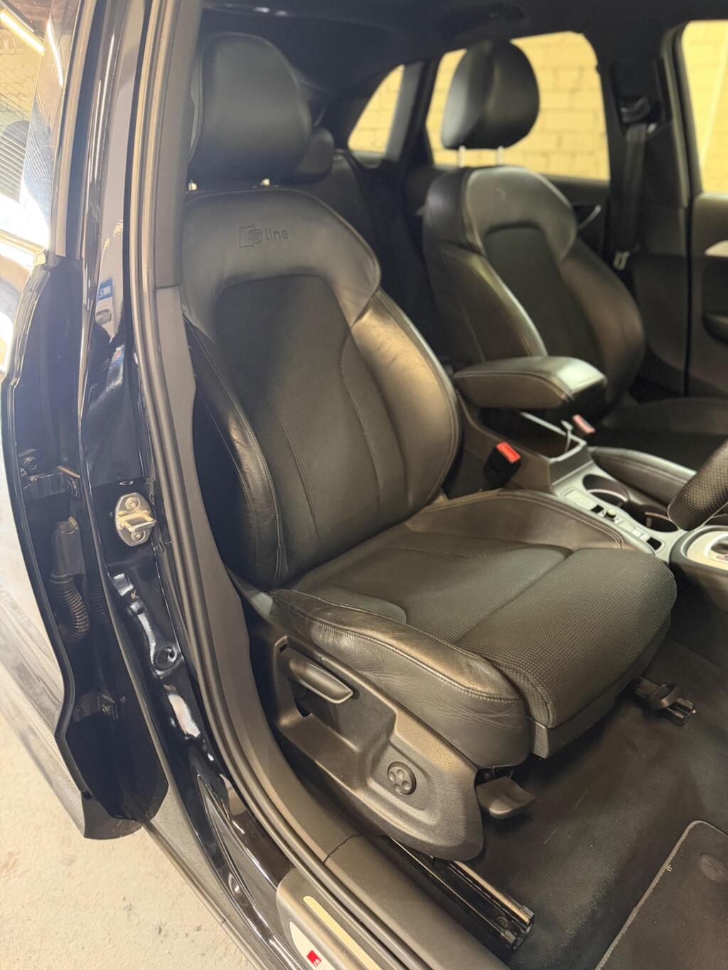 
								2014 Audi Q3 2.0 TDI S line S Tronic quattro Euro 5 (s/s) 5dr full									