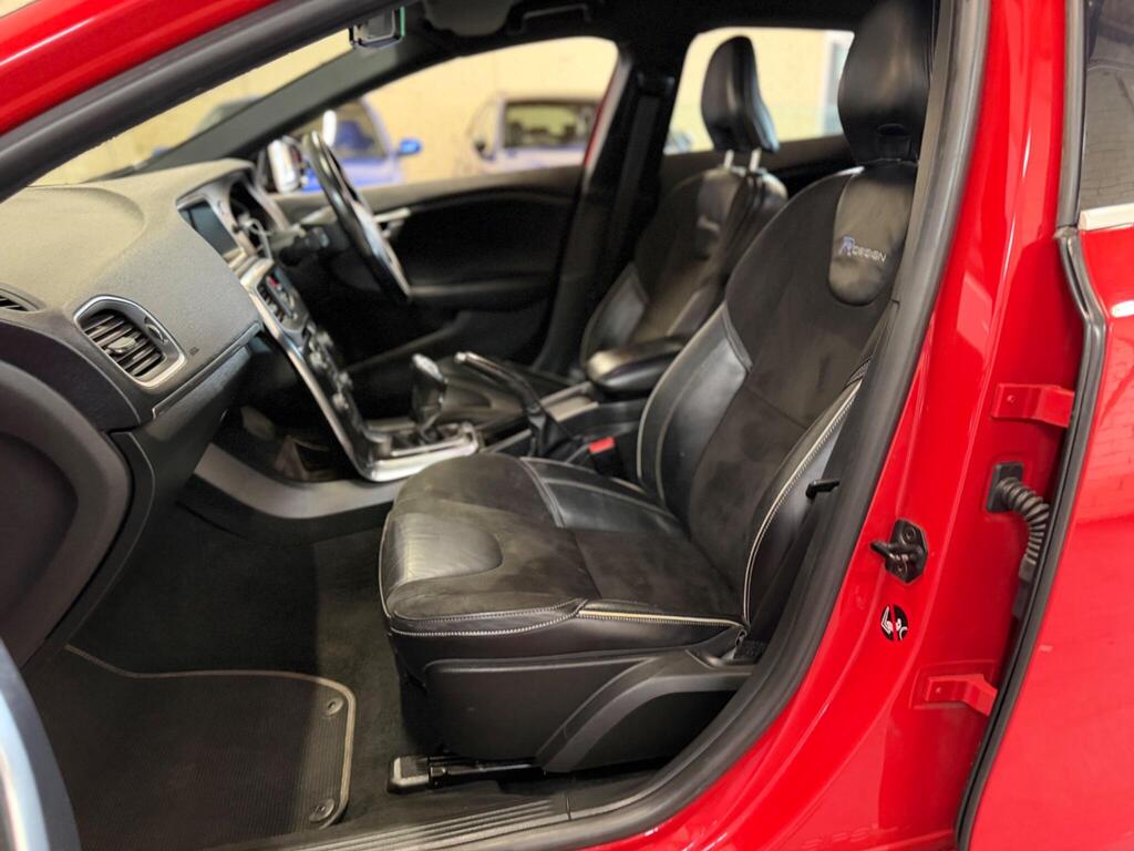 
								2013 Volvo V40 1.6 D2 R-Design Nav Euro 5 (s/s) 5dr full									