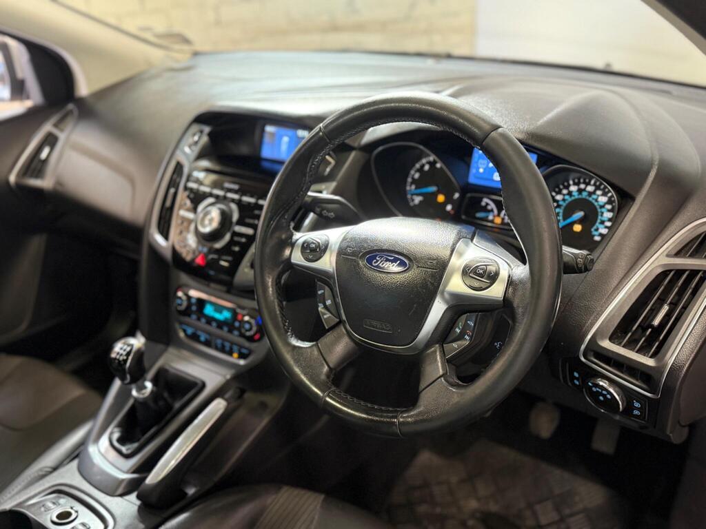 
								2012 Ford Focus 1.6T EcoBoost Titanium X Euro 5 (s/s) 5dr full									