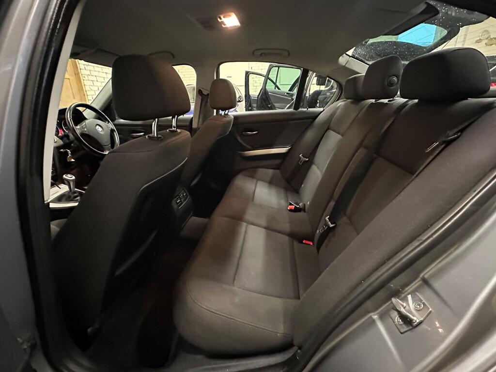 
								2011 BMW 3 Series 2.0 320d ED EfficientDynamics Euro 5 (s/s) 4dr full									