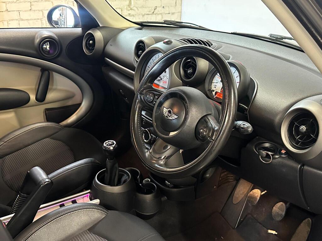 
								2011 MINI Countryman 1.6 Cooper D ALL4 Euro 5 (s/s) 5dr full									
