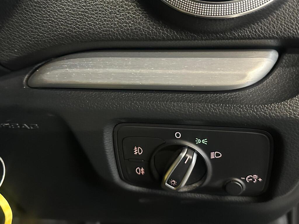
								2013 Audi A3 2.0 TDI S line Euro 5 (s/s) 3dr full									