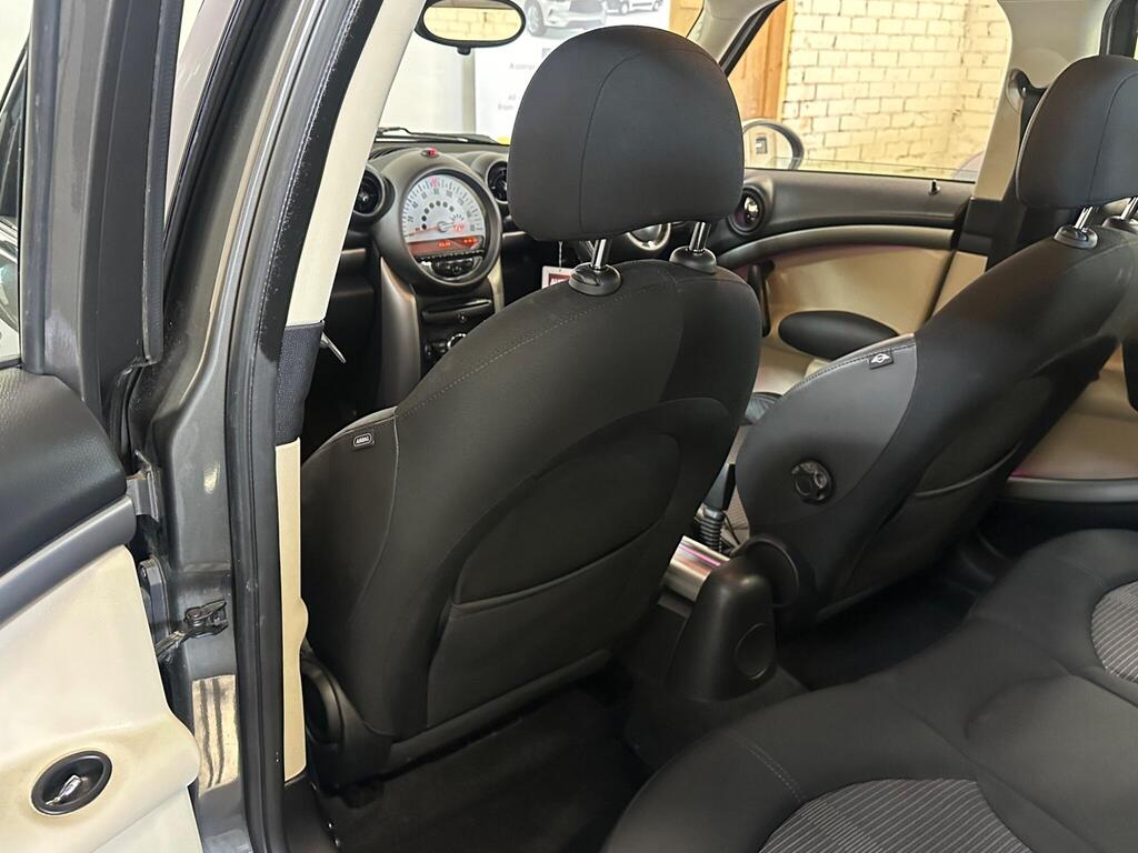 
								2011 MINI Countryman 1.6 Cooper D ALL4 Euro 5 (s/s) 5dr full									