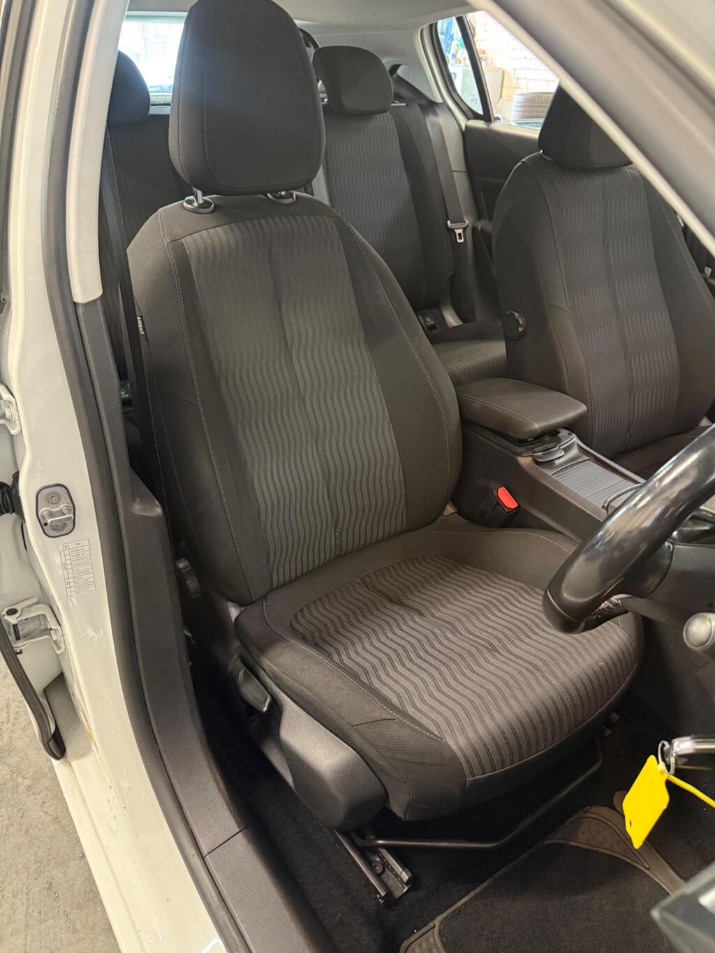 
								2014 Peugeot 308 1.6 e-HDi Active Euro 5 (s/s) 5dr full									