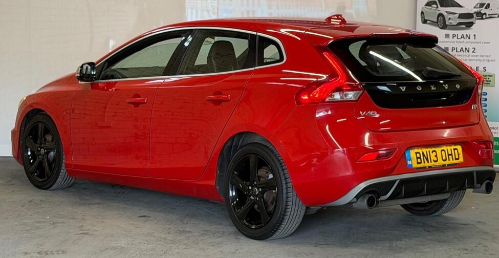 
								2013 Volvo V40 1.6 D2 R-Design Nav Euro 5 (s/s) 5dr full									