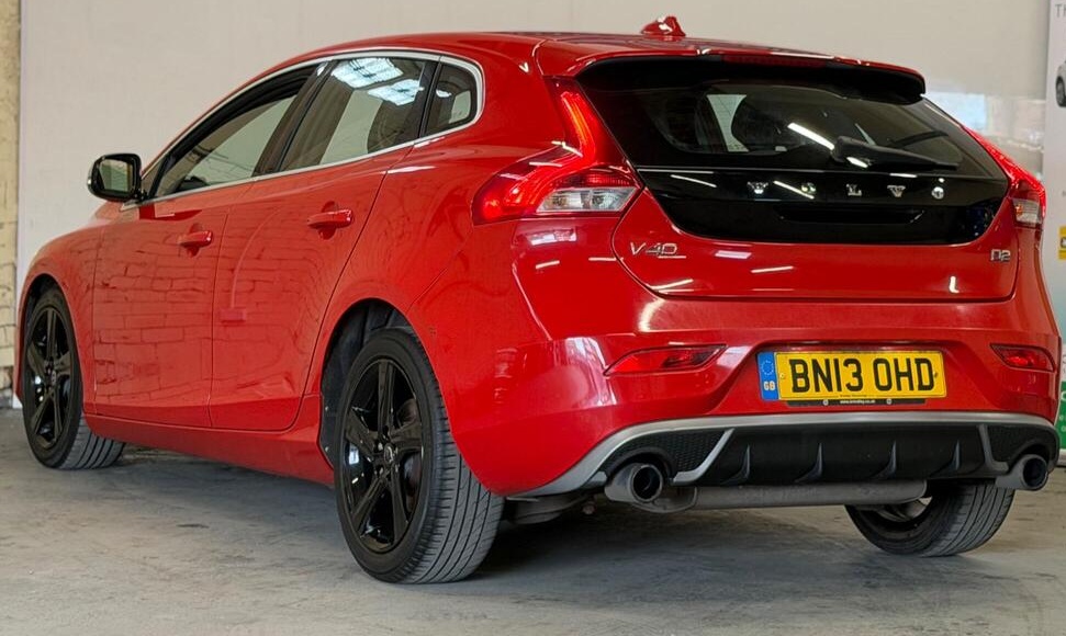 
								2013 Volvo V40 1.6 D2 R-Design Nav Euro 5 (s/s) 5dr full									