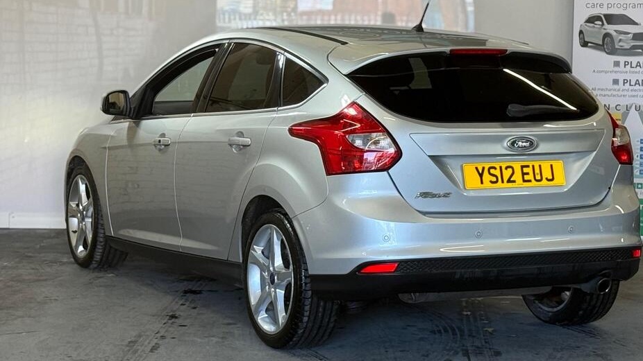 
								2012 Ford Focus 1.6T EcoBoost Titanium X Euro 5 (s/s) 5dr full									