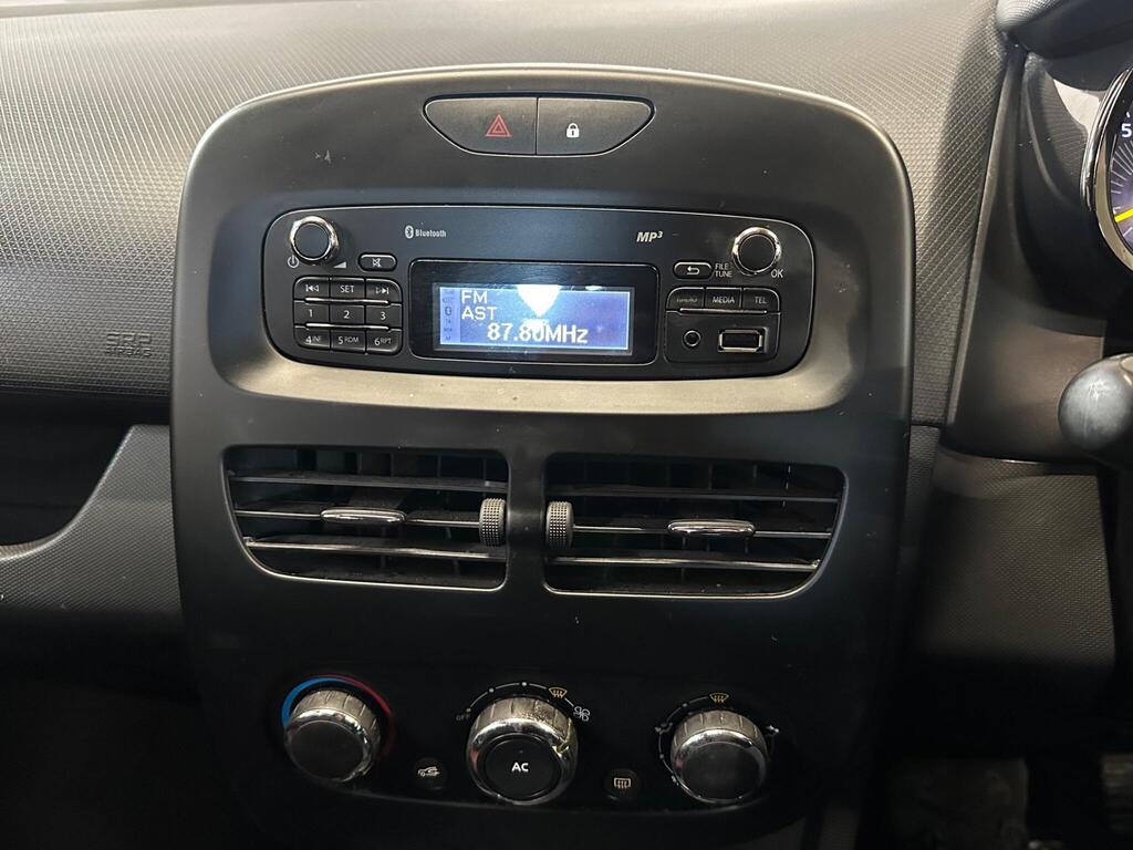 
								2014 Renault Clio 1.2 16V Expression + Euro 5 5dr full									