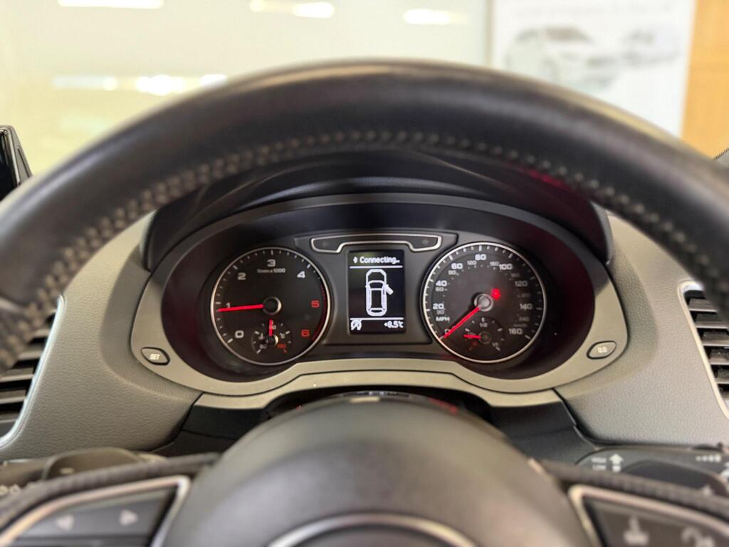 
								2014 Audi Q3 2.0 TDI S line S Tronic quattro Euro 5 (s/s) 5dr full									