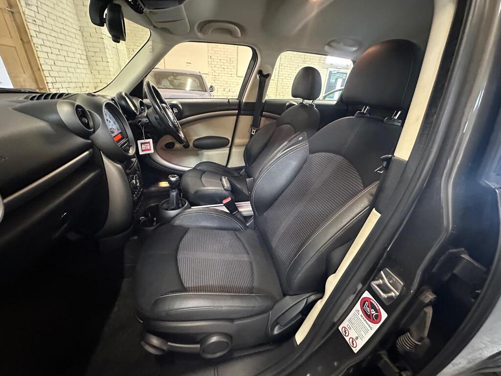 
								2011 MINI Countryman 1.6 Cooper D ALL4 Euro 5 (s/s) 5dr full									