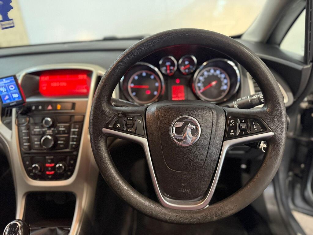 
								2011 Vauxhall Astra 1.7 CDTi ecoFLEX Exclusiv Sports Tourer Euro 5 5dr full									