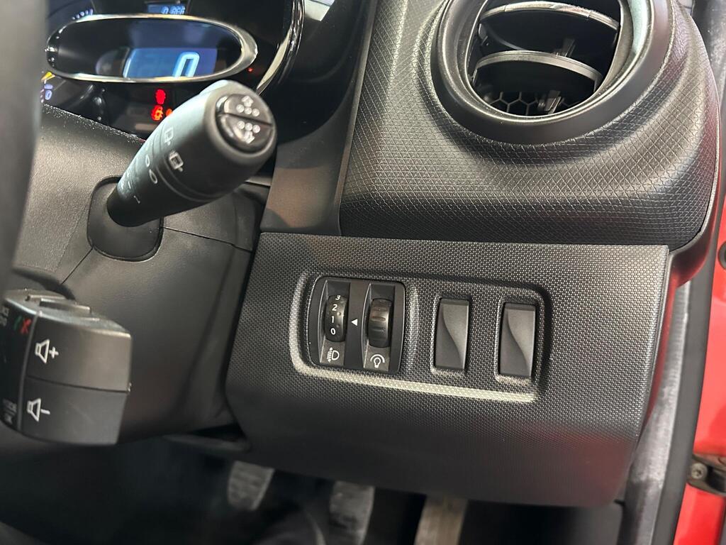
								2014 Renault Clio 1.2 16V Expression + Euro 5 5dr full									