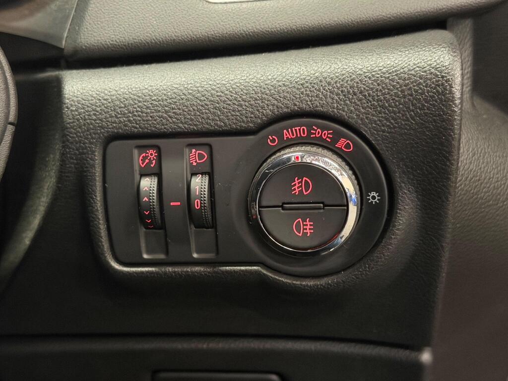 
								2011 Vauxhall Astra 1.7 CDTi SE Euro 5 5dr full									