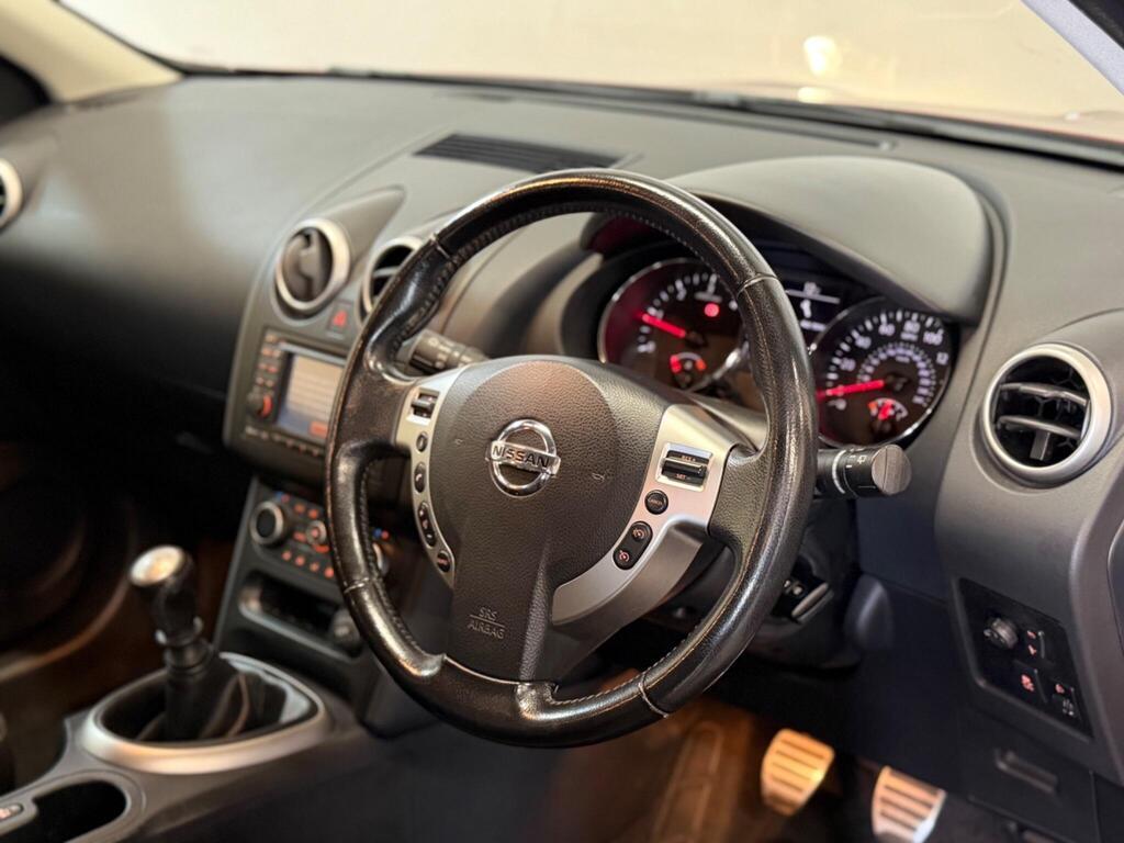 
								2011 Nissan Qashqai 1.5 dCi n-tec 2WD Euro 5 5dr full									