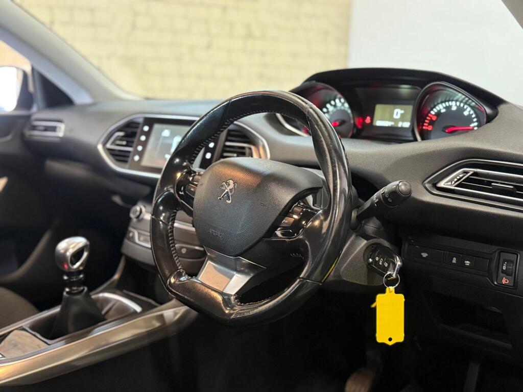 
								2014 Peugeot 308 1.6 e-HDi Active Euro 5 (s/s) 5dr full									