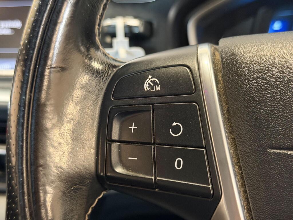 
								2013 Volvo V40 1.6 D2 R-Design Nav Euro 5 (s/s) 5dr full									