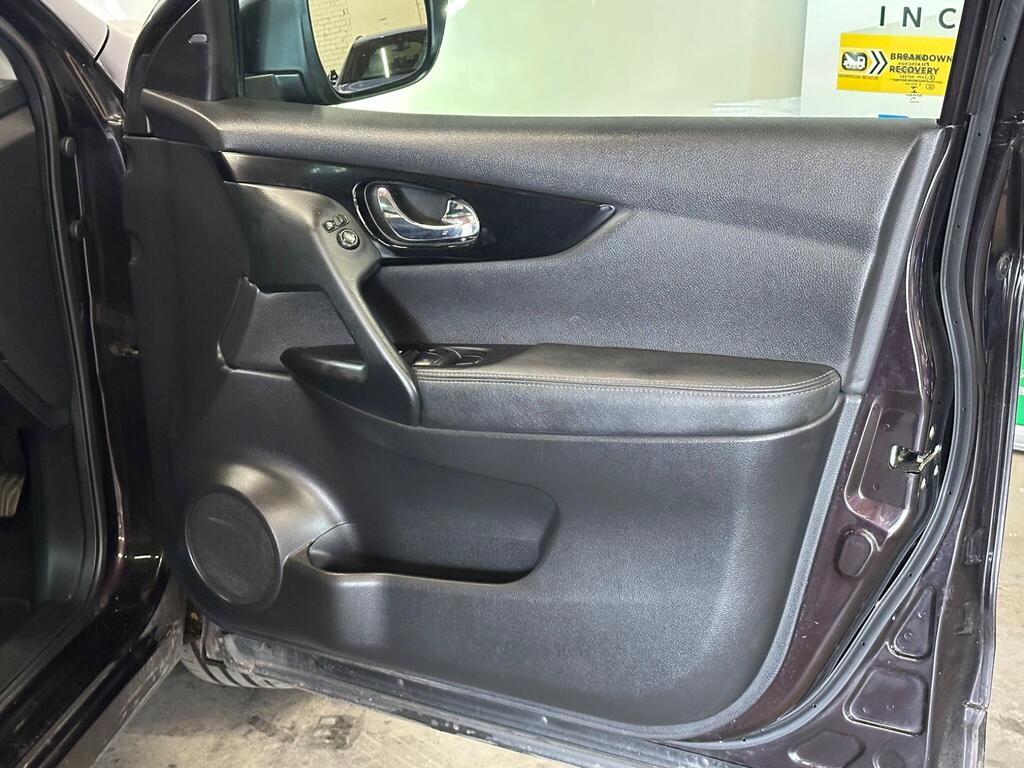 
								2016 Nissan Qashqai 1.5 dCi Tekna 2WD Euro 6 (s/s) 5dr full									