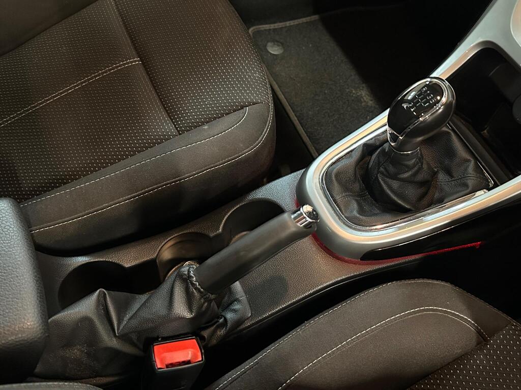 
								2015 Vauxhall Astra 1.4i SRi Euro 6 5dr full									