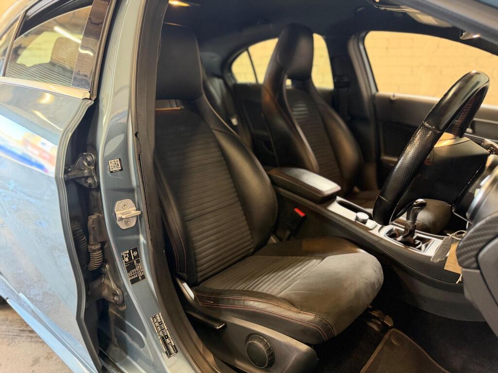 
								2013 Mercedes-Benz A Class 1.8 A200 CDI AMG Sport Euro 5 (s/s) 5dr full									