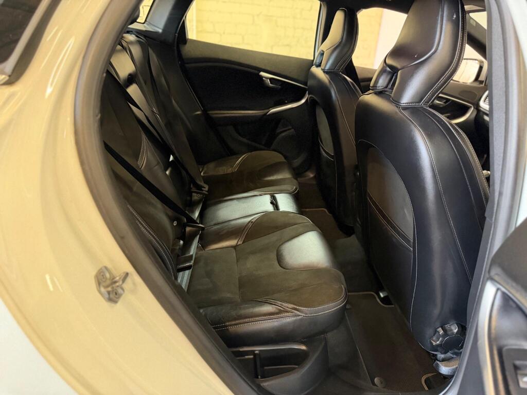 
								2015 Volvo V40 2.0 D4 R-Design Nav Euro 6 (s/s) 5dr full									