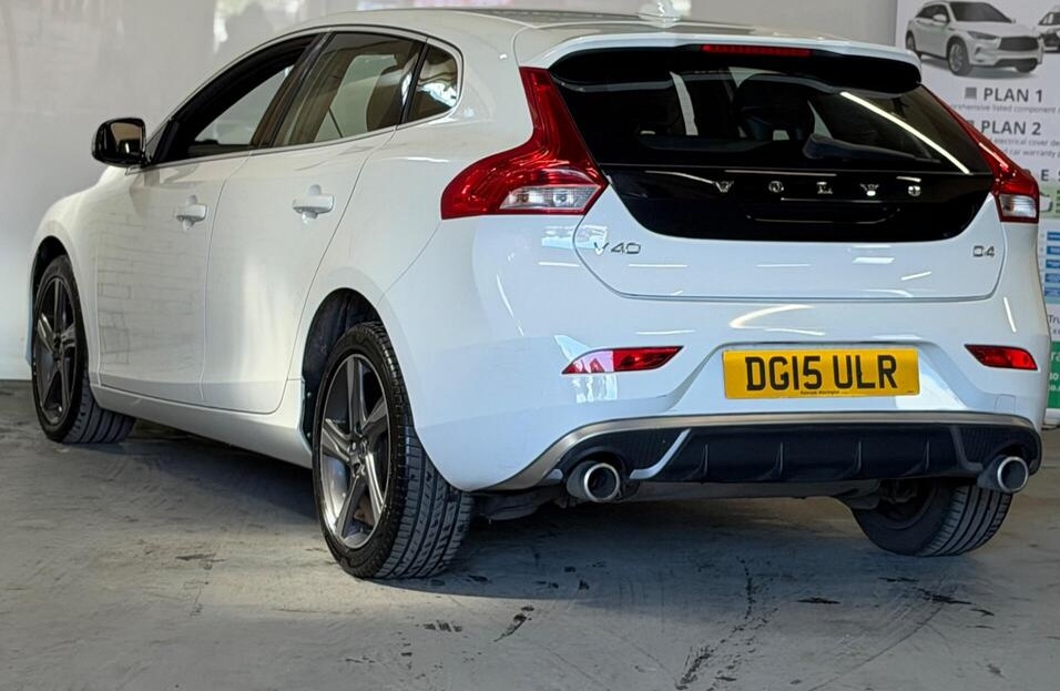 
								2015 Volvo V40 2.0 D4 R-Design Nav Euro 6 (s/s) 5dr full									