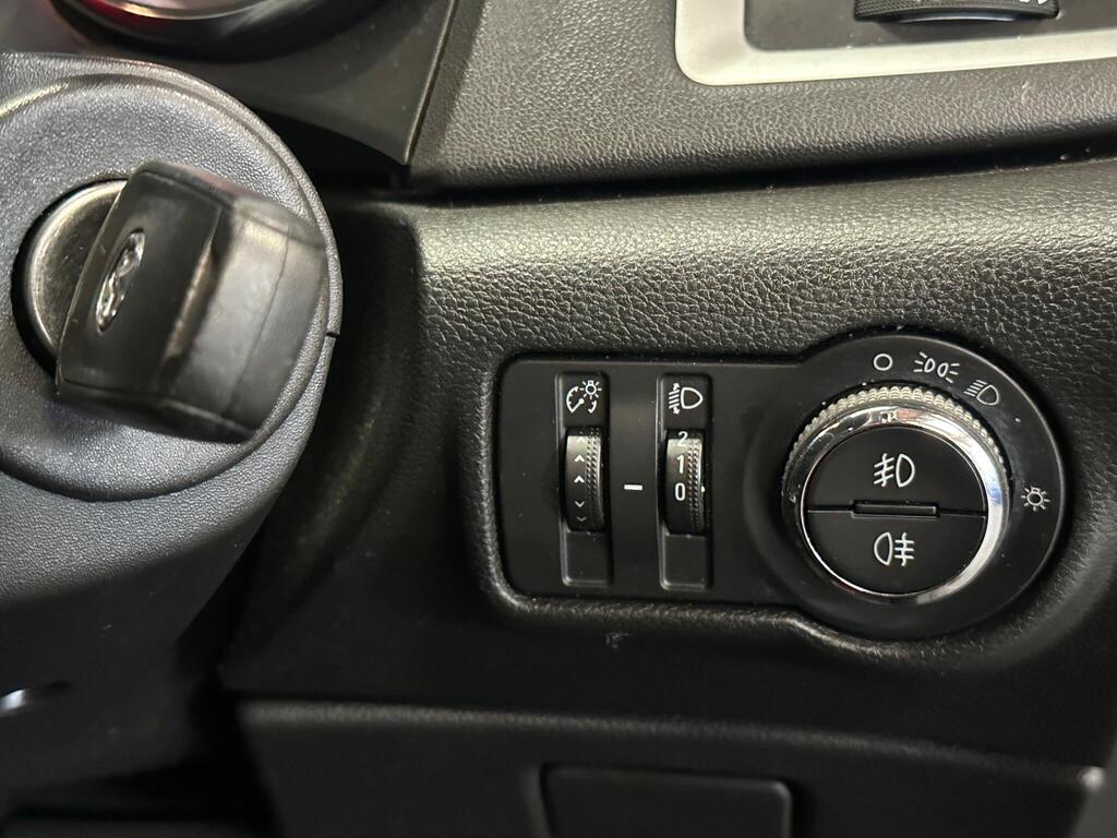
								2015 Vauxhall Astra 1.4i SRi Euro 6 5dr full									
