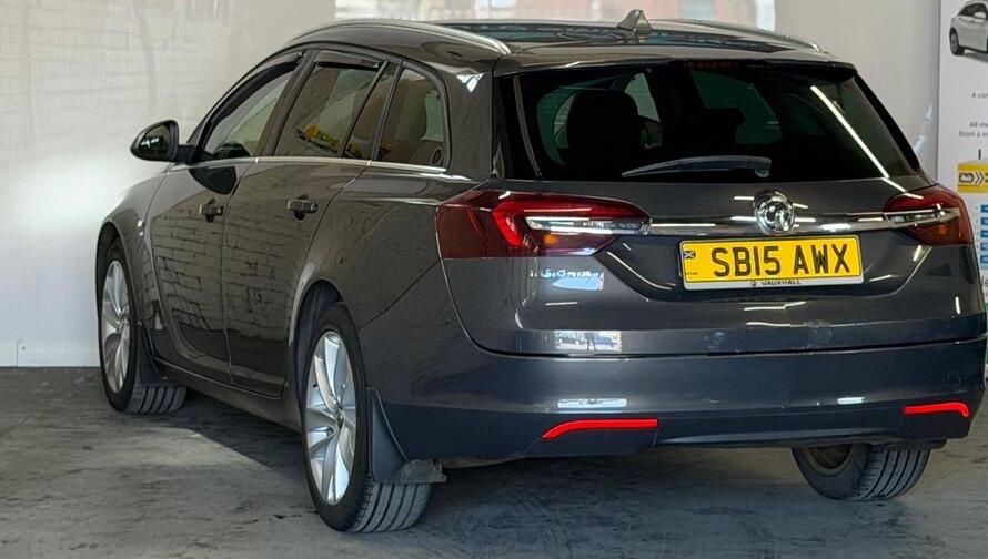 
								2015 Vauxhall Insignia 2.0 CDTi ecoFLEX SRi Sports Tourer Euro 5 (s/s) 5dr full									