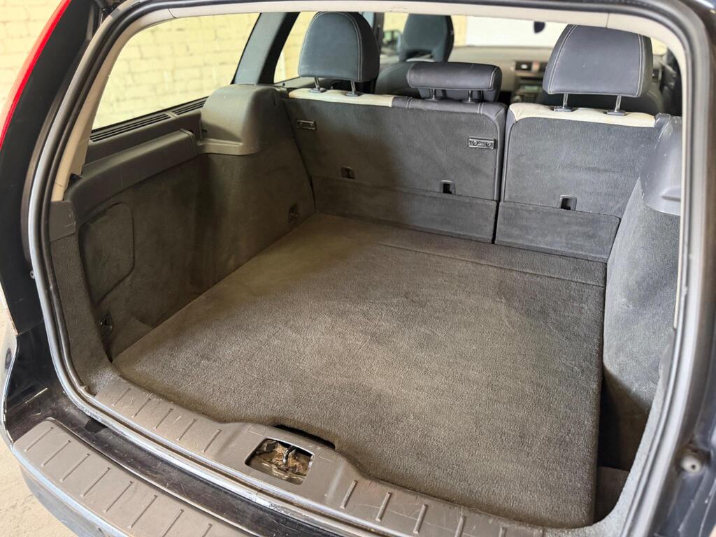 
								2012 Volvo V50 2.0 D3 R-Design Edition Euro 5 5dr full									