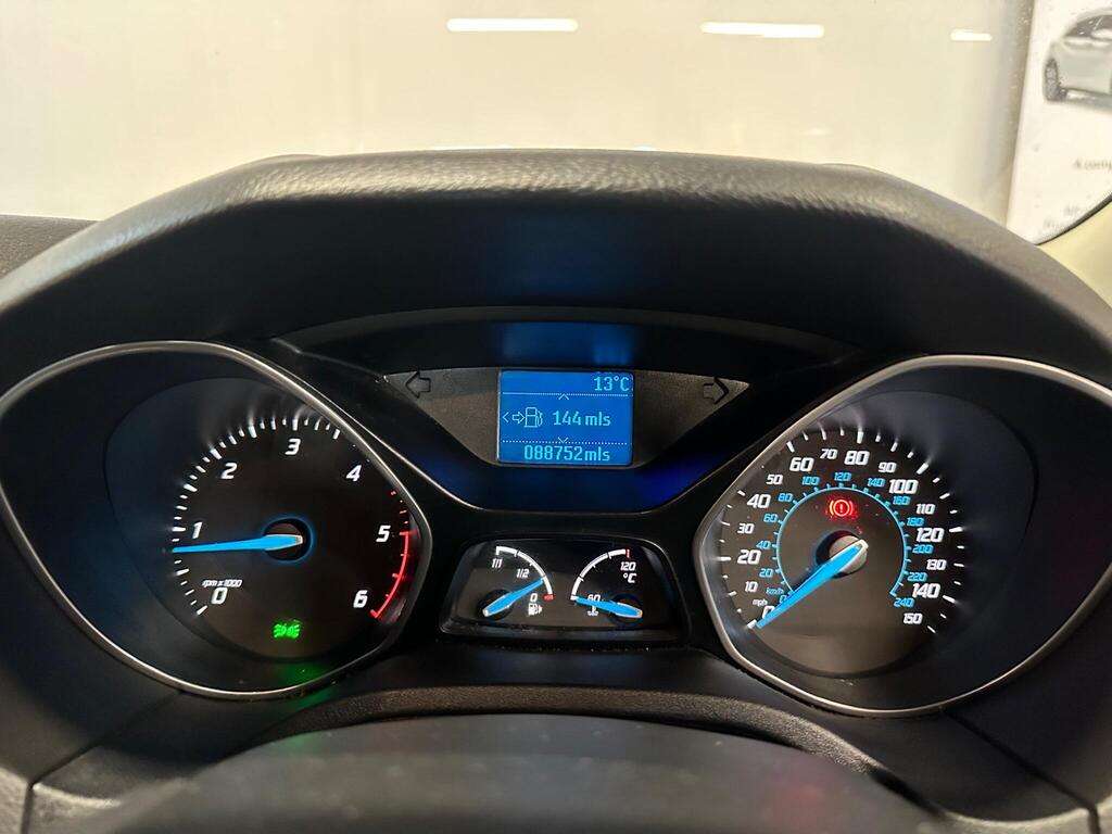 
								2012 Ford Focus 1.6 TDCi Zetec S Euro 5 (s/s) 5dr full									