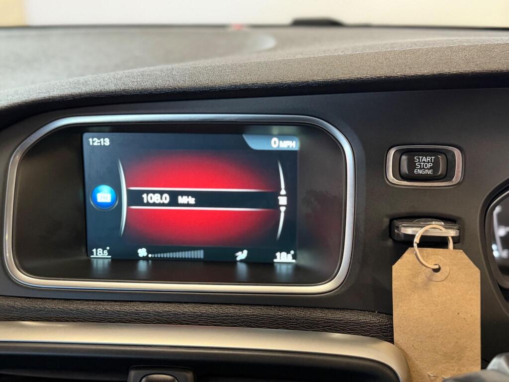 
								2015 Volvo V40 2.0 D4 R-Design Nav Euro 6 (s/s) 5dr full									