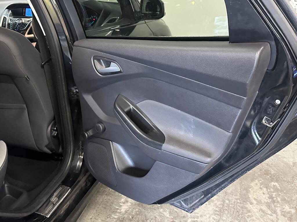 
								2012 Ford Focus 1.6 TDCi Zetec S Euro 5 (s/s) 5dr full									