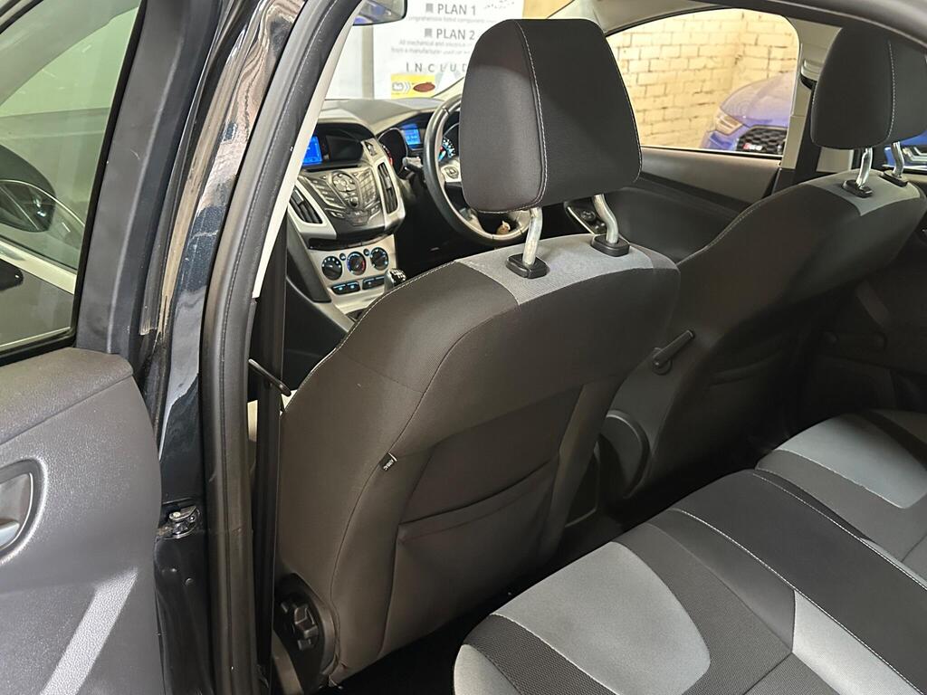 
								2012 Ford Focus 1.6 TDCi Zetec Euro 5 (s/s) 5dr full									