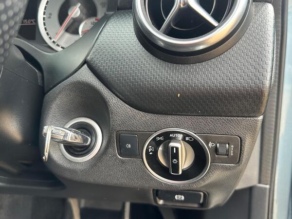 
								MERCEDES-BENZ A CLASS – A200 CDI BlueEFFICIENCY Sport 5dr full									