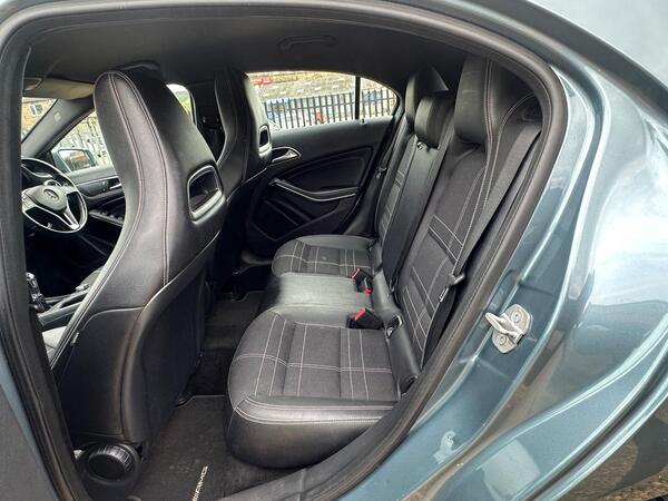 
								MERCEDES-BENZ A CLASS – A200 CDI BlueEFFICIENCY Sport 5dr full									