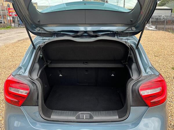 
								MERCEDES-BENZ A CLASS – A200 CDI BlueEFFICIENCY Sport 5dr full									
