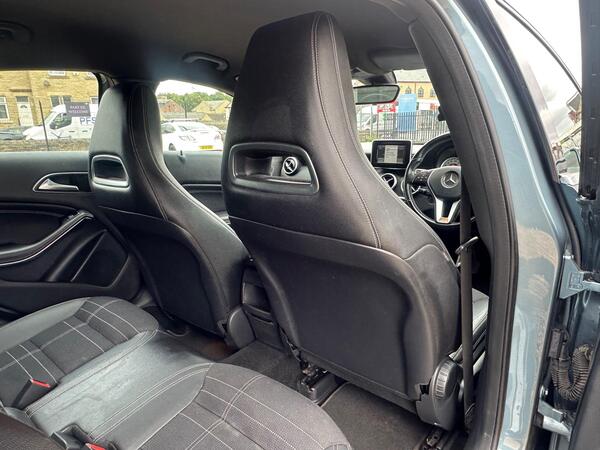 
								MERCEDES-BENZ A CLASS – A200 CDI BlueEFFICIENCY Sport 5dr full									