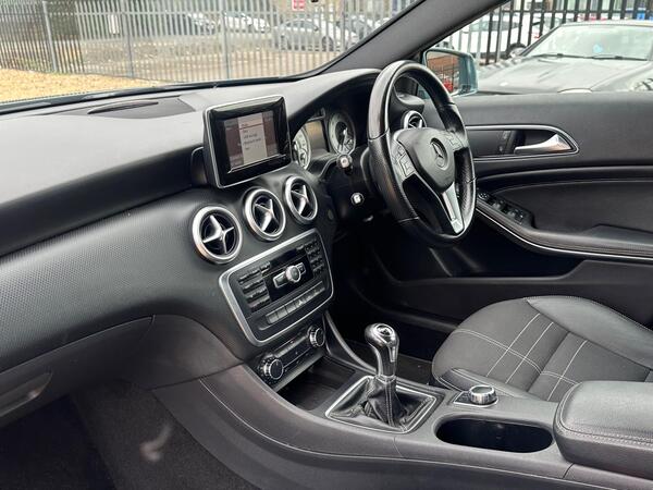 
								MERCEDES-BENZ A CLASS – A200 CDI BlueEFFICIENCY Sport 5dr full									