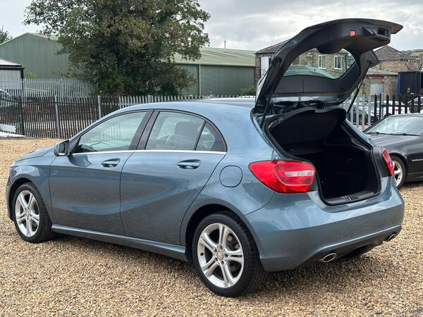 
								MERCEDES-BENZ A CLASS – A200 CDI BlueEFFICIENCY Sport 5dr full									