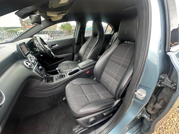 
								MERCEDES-BENZ A CLASS – A200 CDI BlueEFFICIENCY Sport 5dr full									