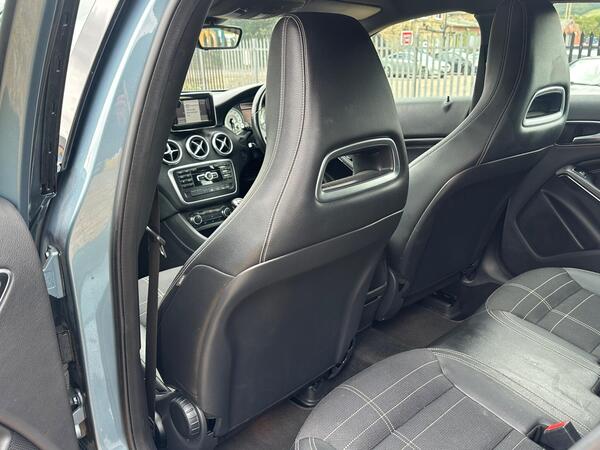 
								MERCEDES-BENZ A CLASS – A200 CDI BlueEFFICIENCY Sport 5dr full									