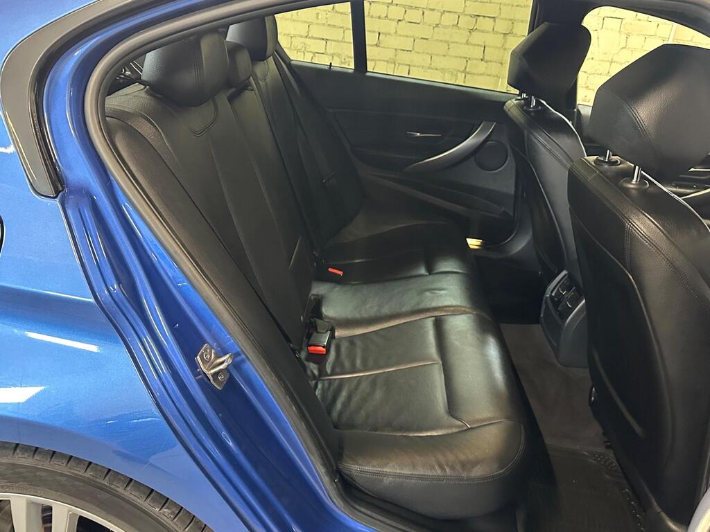 
								2012 BMW 3 Series 2.0 318d M Sport Euro 5 (s/s) 4dr full									