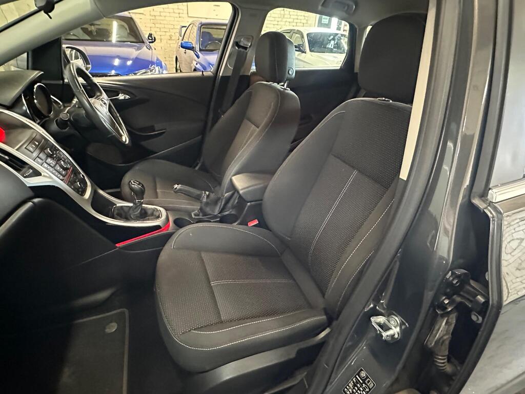
								2015 Vauxhall Astra 1.4i SRi Euro 6 5dr full									