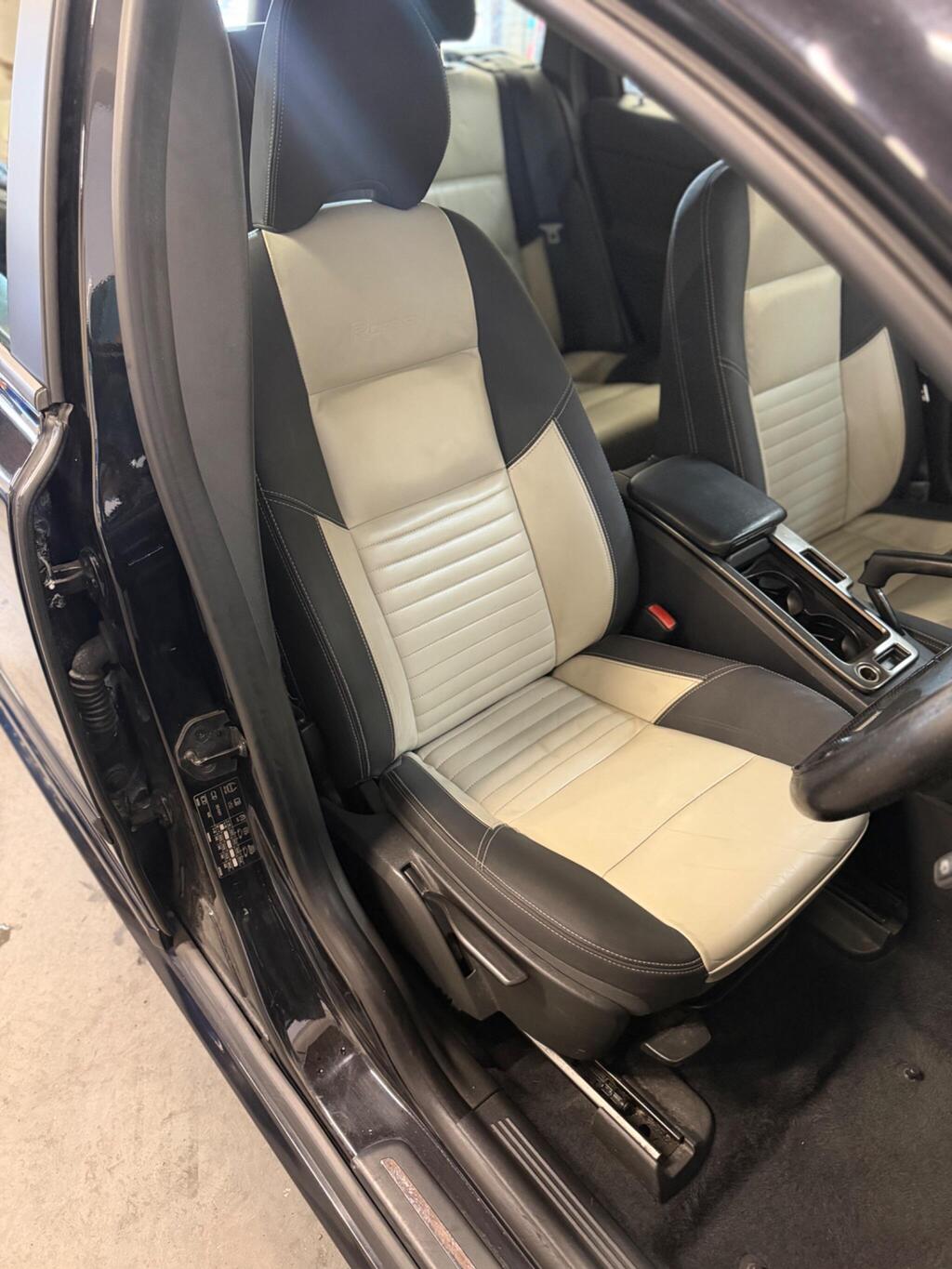 
								2012 Volvo V50 2.0 D3 R-Design Edition Euro 5 5dr full									