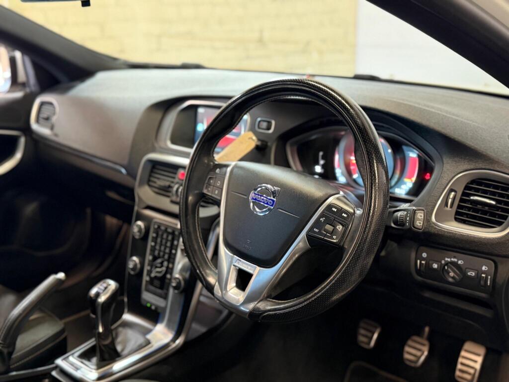 
								2015 Volvo V40 2.0 D4 R-Design Nav Euro 6 (s/s) 5dr full									