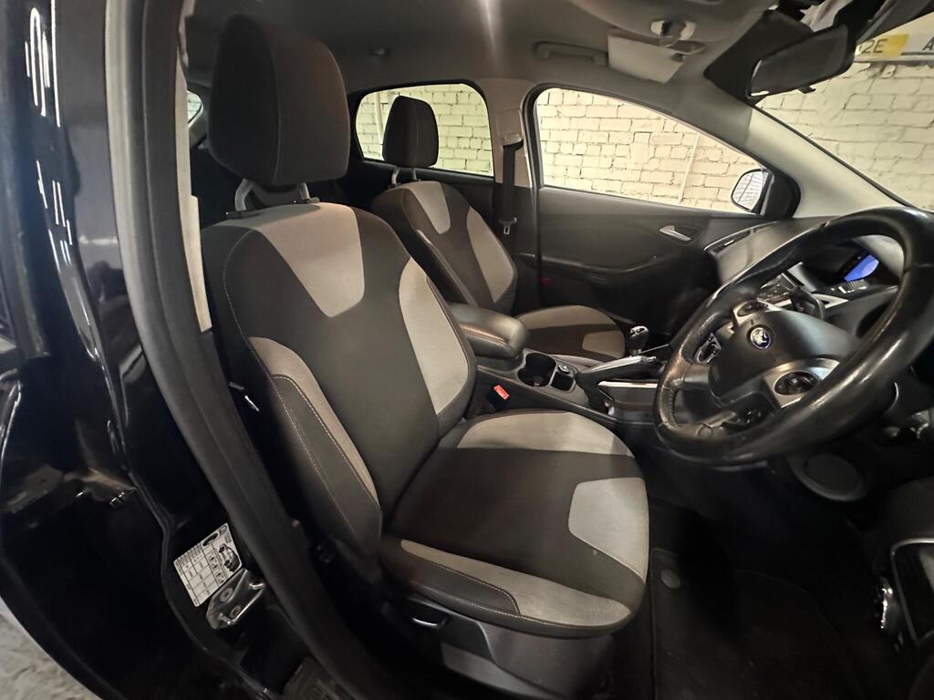 
								2012 Ford Focus 1.6 TDCi Zetec S Euro 5 (s/s) 5dr full									