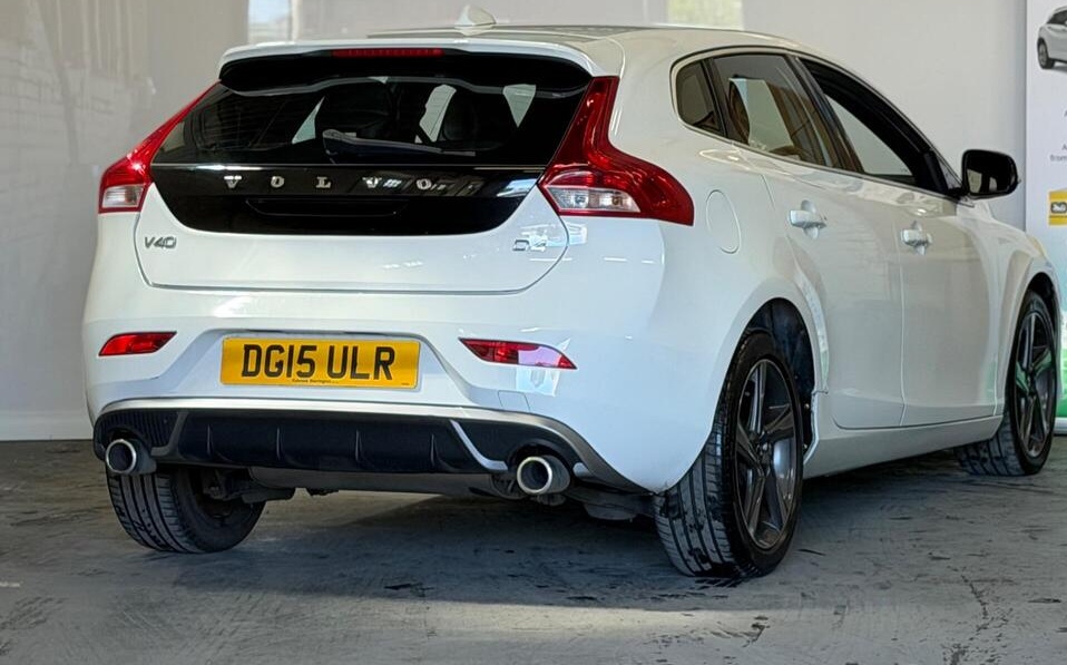 
								2015 Volvo V40 2.0 D4 R-Design Nav Euro 6 (s/s) 5dr full									